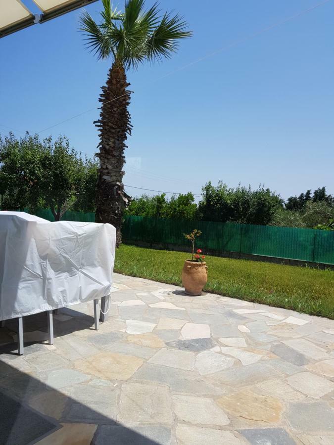 Nautilus Guest House Nea Iraklitsa Exterior foto
